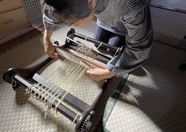 糸を紡ぎ 機織り体験-2